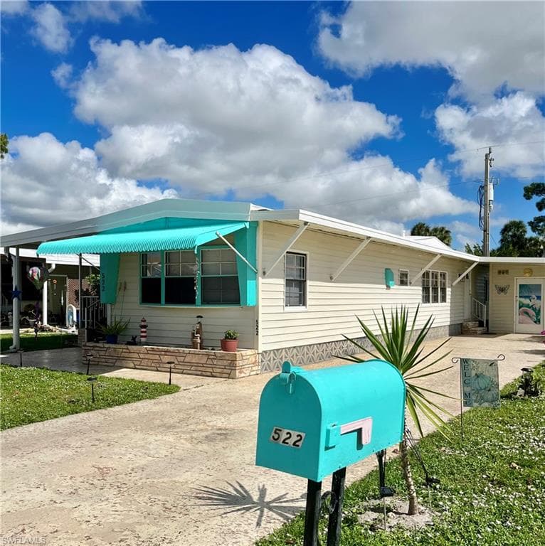 522 Blossom CT NORTH FORT MYERS, FL 33917