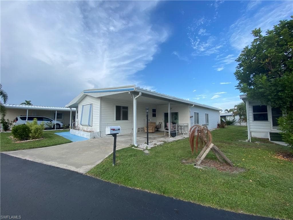 147 Adrienne DR FORT MYERS, FL 33908