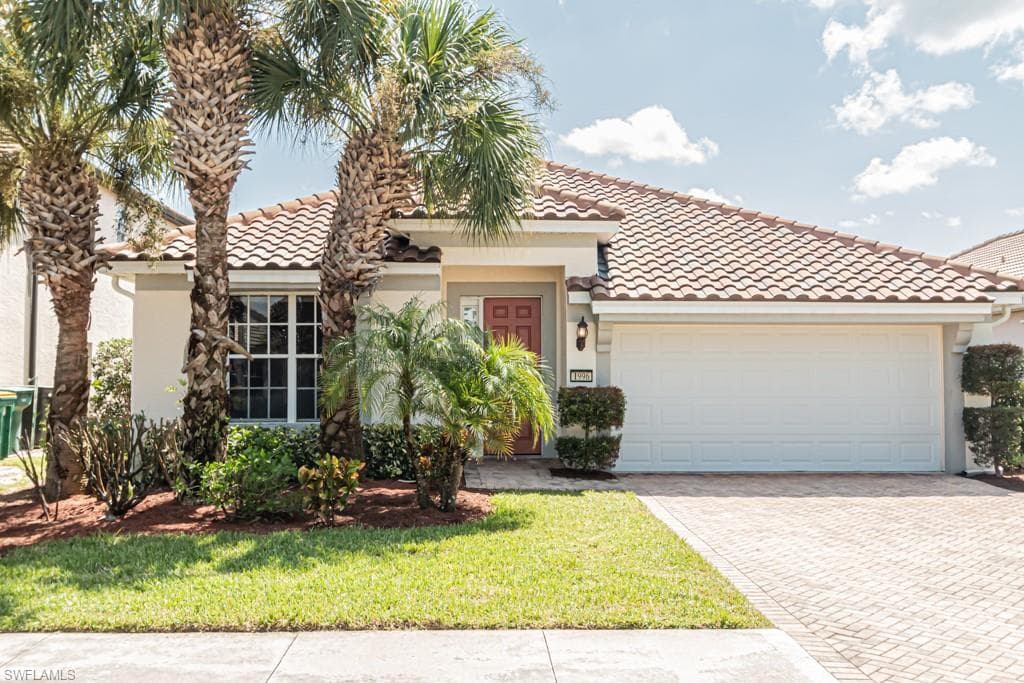 1996 Sagebrush CIR NAPLES, FL 34120