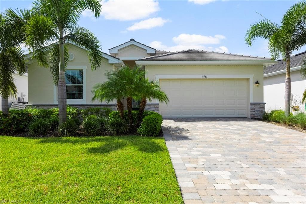4363 Bluegrass DR FORT MYERS, FL 33916