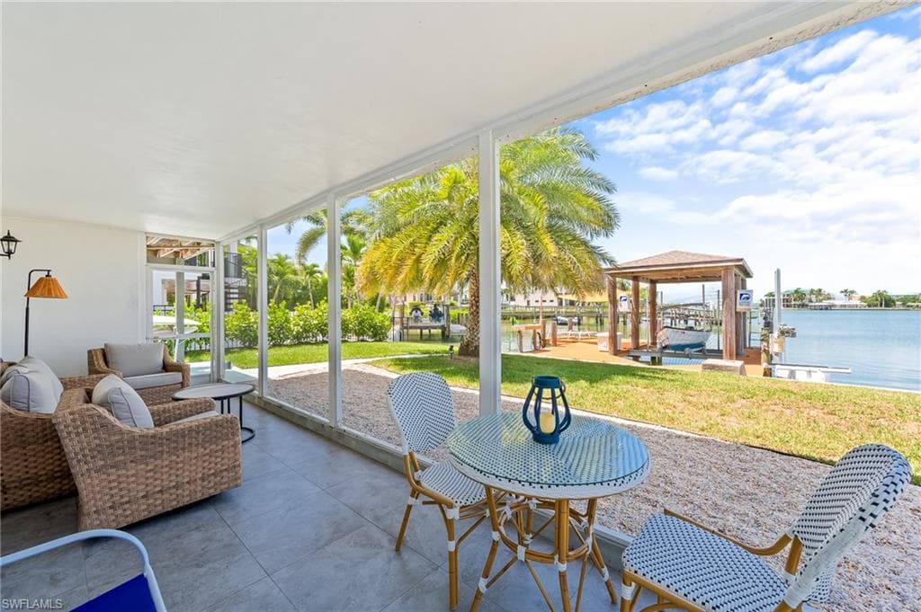 31 Pelican ST NAPLES, FL 34113