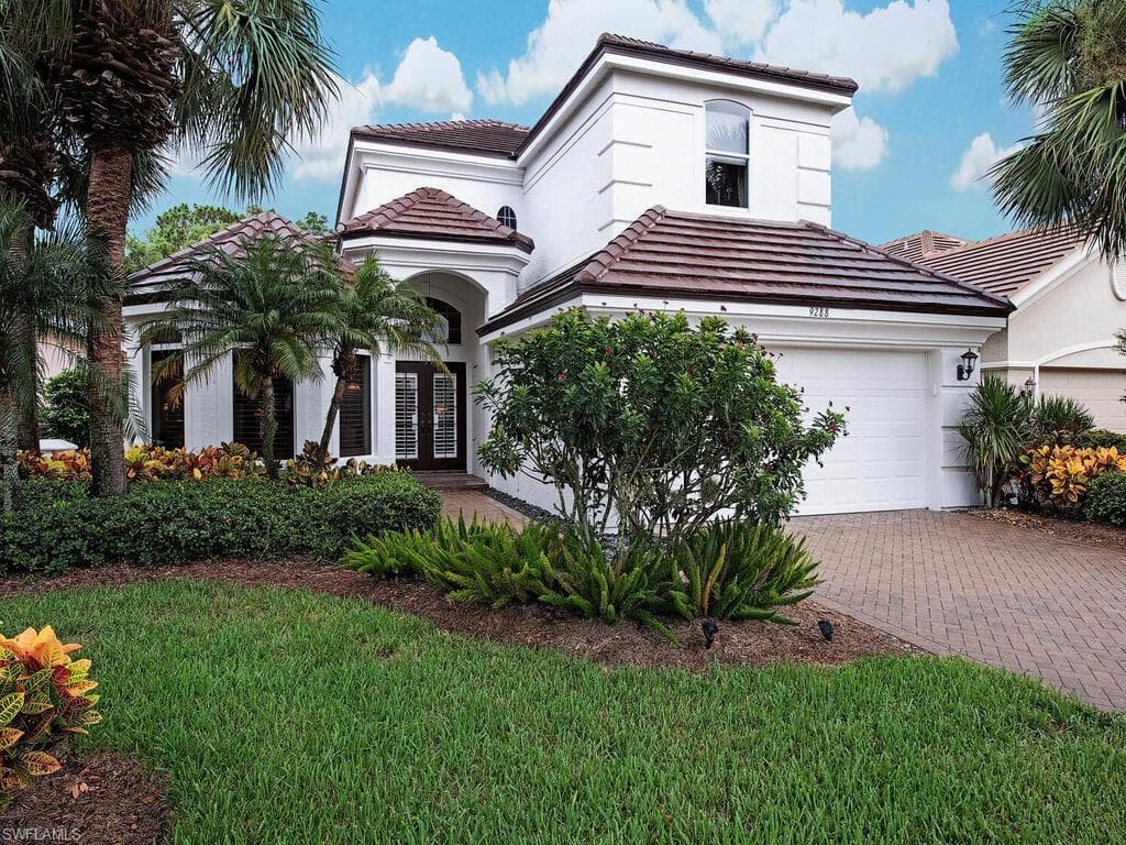 9288 Troon Lakes DR NAPLES, FL 34109