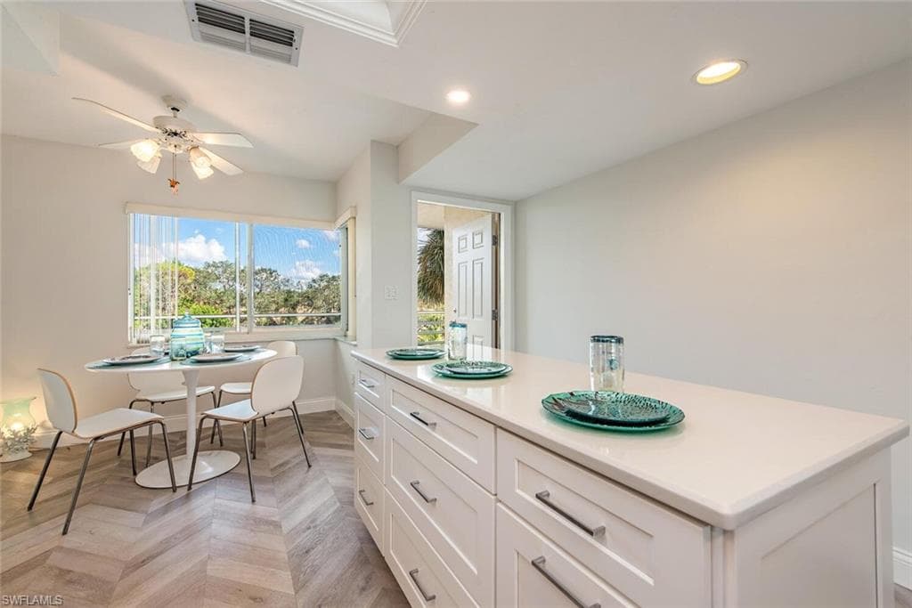 15161 CEDARWOOD LN 1402 NAPLES, FL 34110