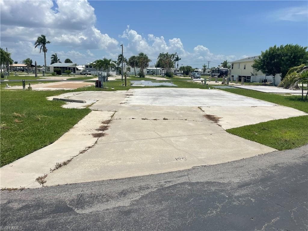 19681 Summerlin RD 180 FORT MYERS, FL 33908