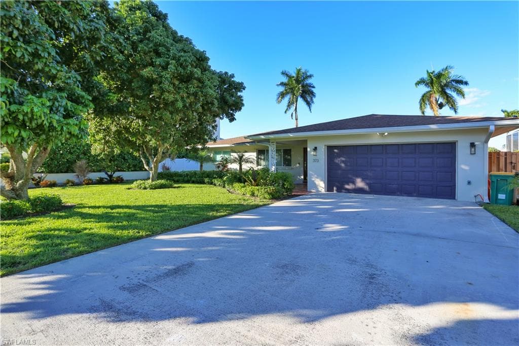 373 Egret AVE NAPLES, FL 34108
