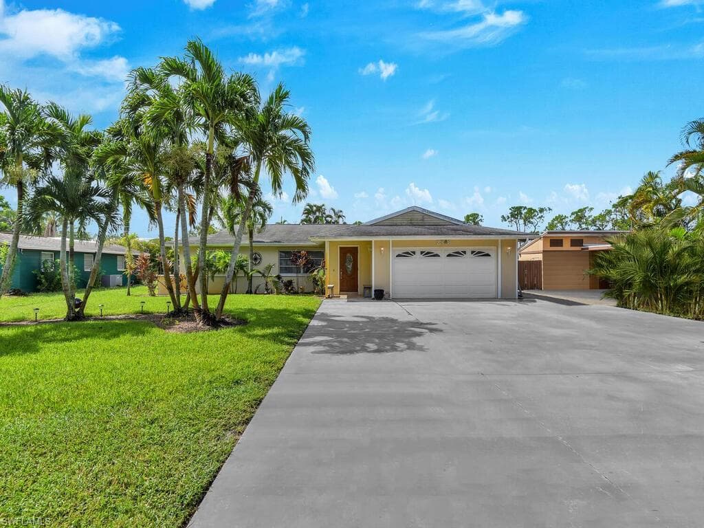 2348 Gorham AVE FORT MYERS, FL 33907
