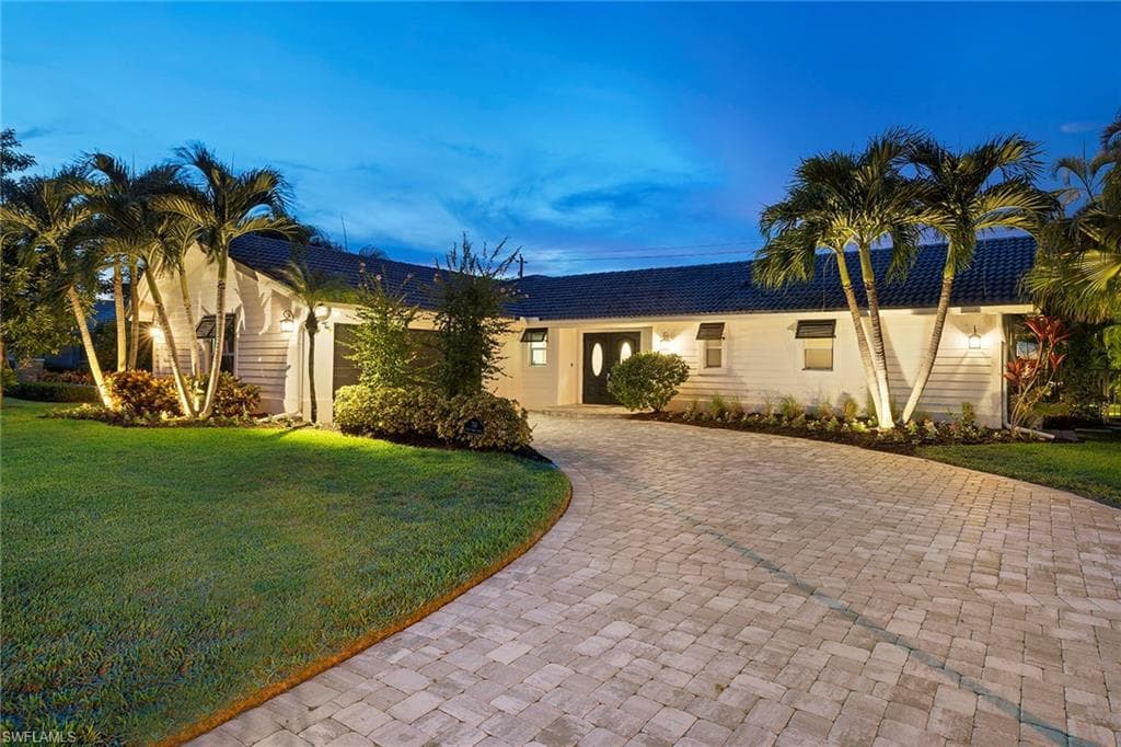 765 High Pines DR NAPLES, FL 34103