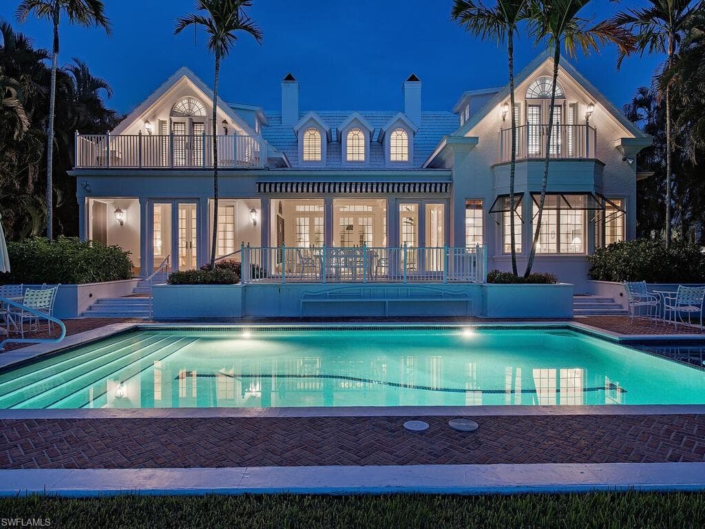 1300 Spyglass LN NAPLES, FL 34102