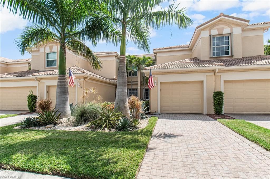 6100 Jonathans Bay CIR 301 FORT MYERS, FL 33908