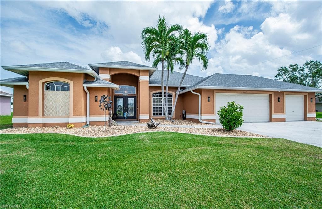 2221 Bolado PKWY CAPE CORAL, FL 33990