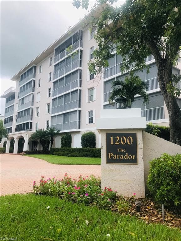 1200 Gulf Shore BLVD N 404 NAPLES, FL 34102