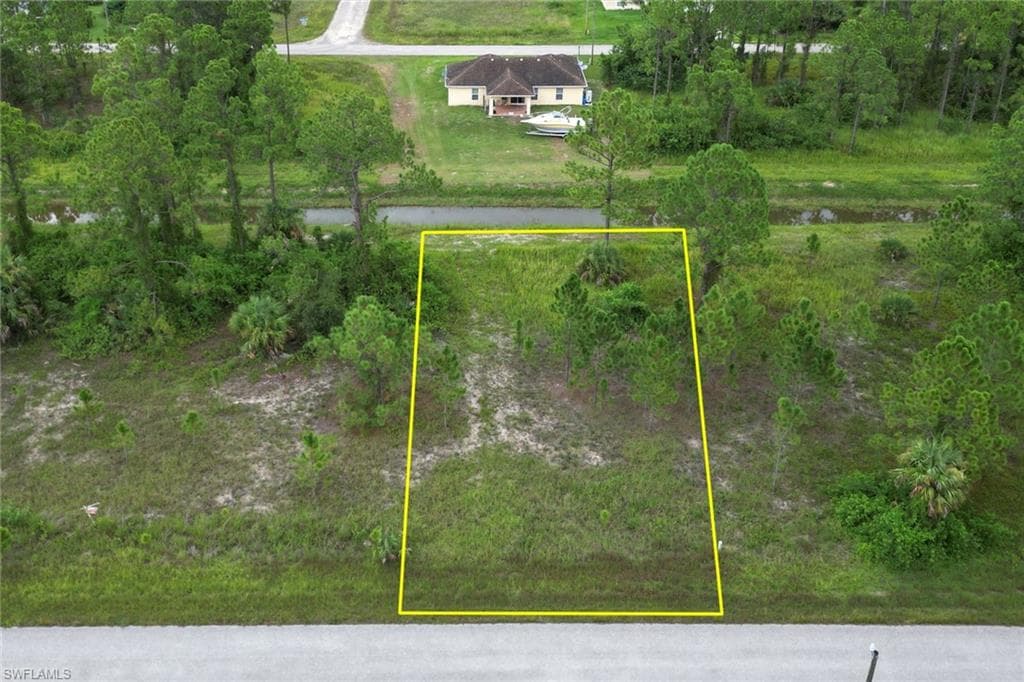 1233 Cordoba St E LEHIGH ACRES, FL 33974