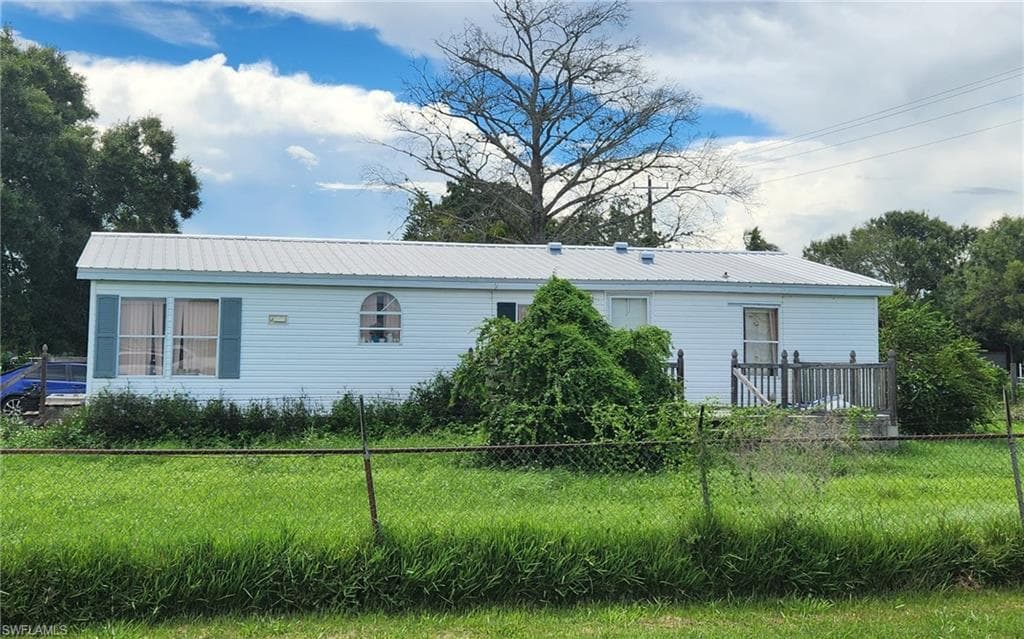 299 5th ST MOORE HAVEN, FL 33471