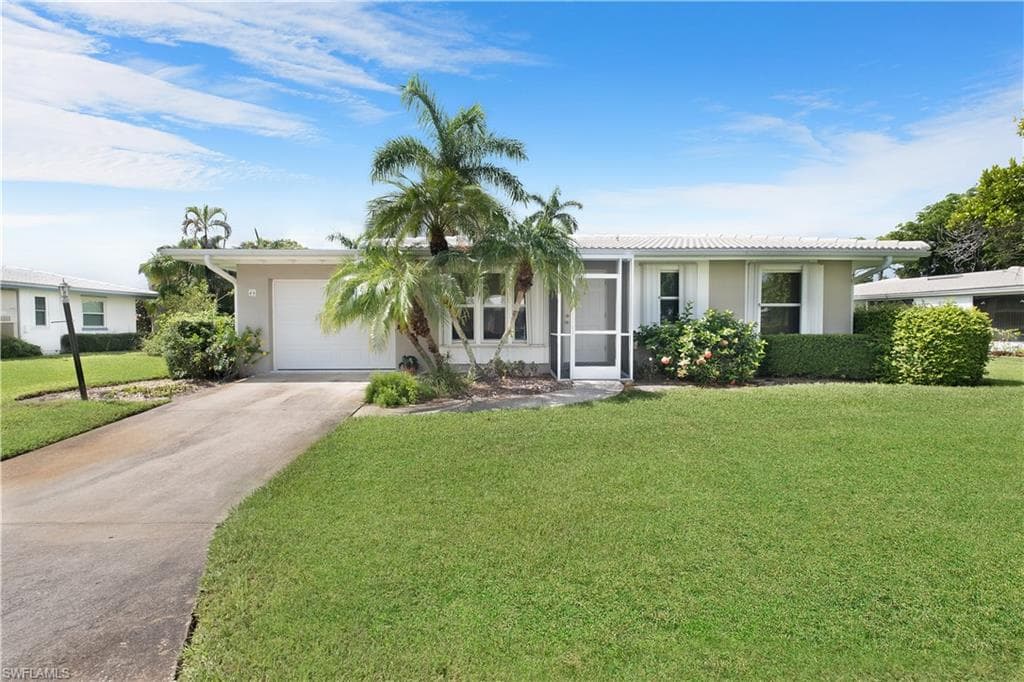 46 Lanai CT NAPLES, FL 34112