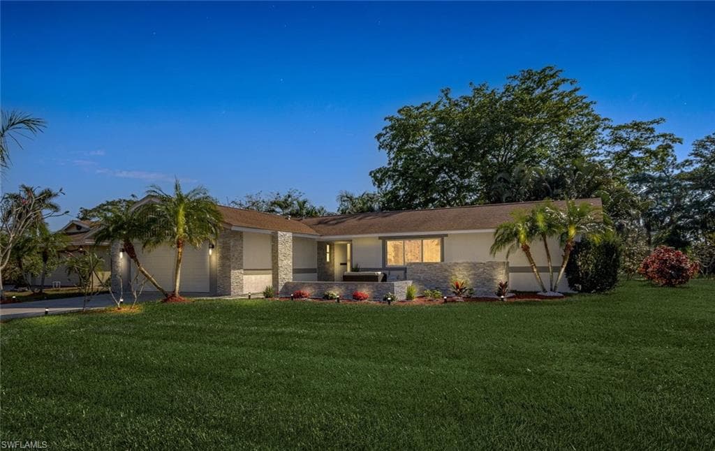 646 Pompano DR NAPLES, FL 34110