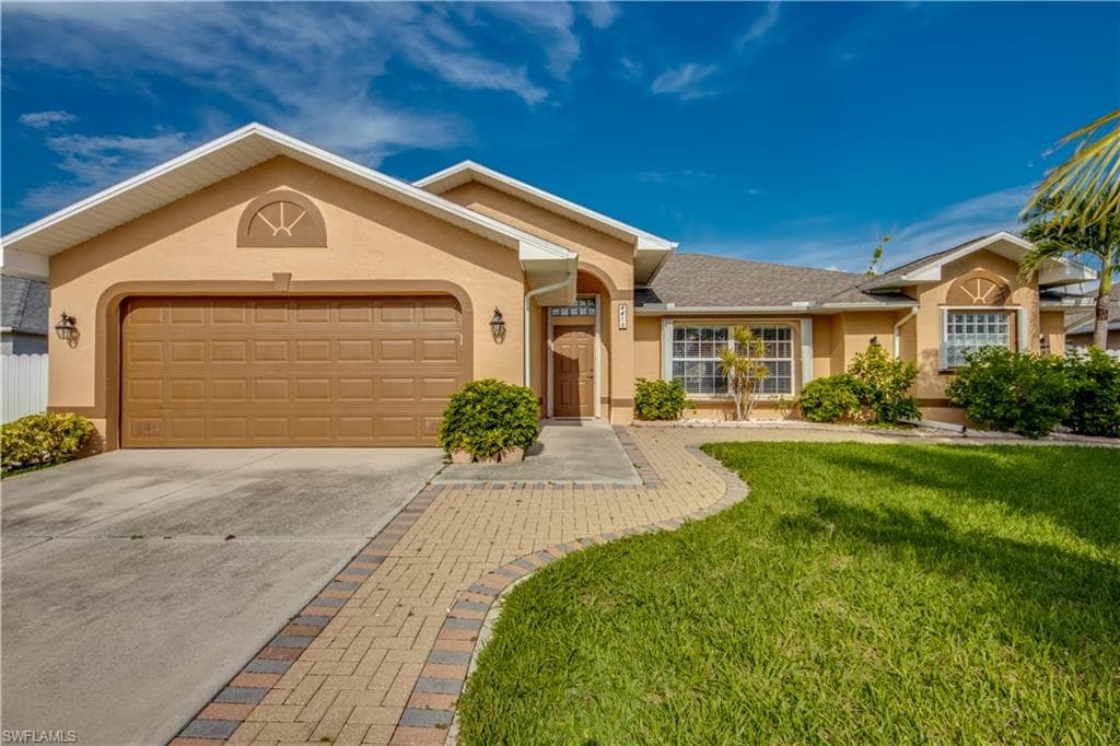 4410 SW 8th CT CAPE CORAL, FL 33914