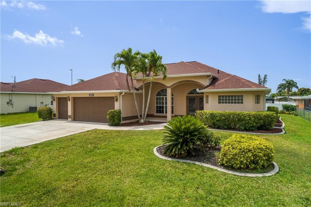 220 SE 45th ST CAPE CORAL, FL 33904
