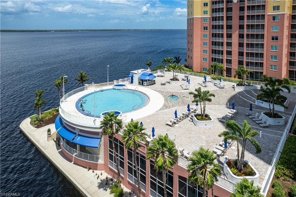 2743 1st ST 2604 FORT MYERS, FL 33916