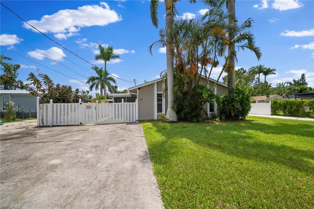51-55 Lake ST 55 NORTH FORT MYERS, FL 33903
