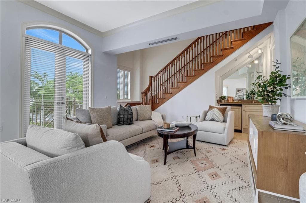 380 10th ST S 202 NAPLES, FL 34102