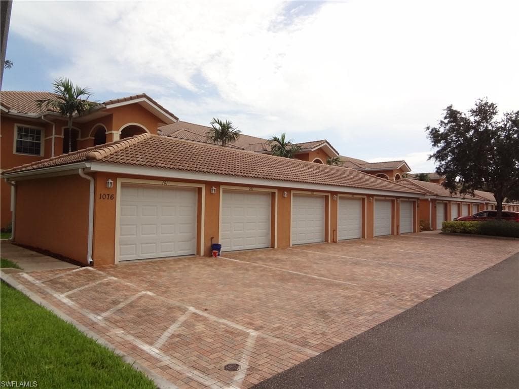1076 Winding Pines CIR 104 CAPE CORAL, FL 33909