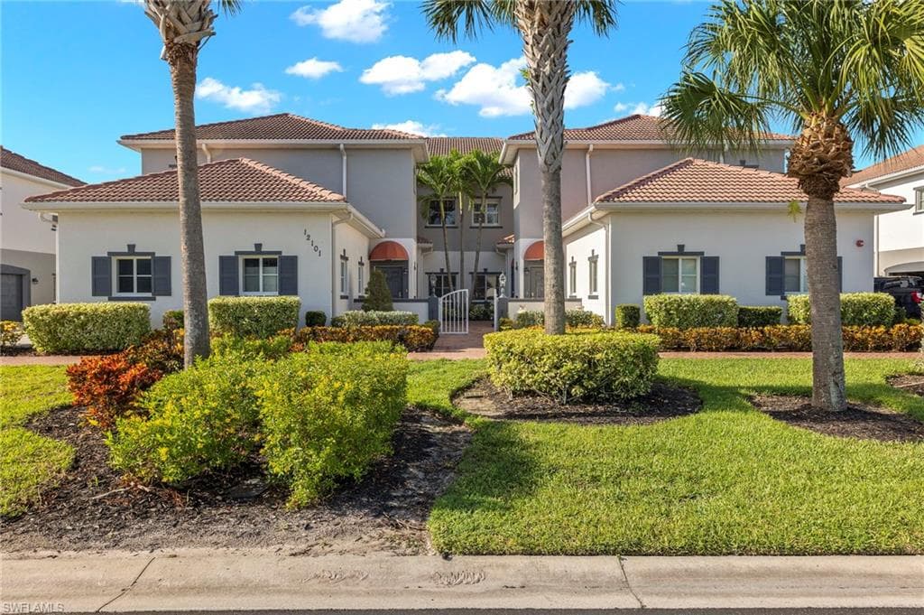12101 Santaluz DR 102 FORT MYERS, FL 33913