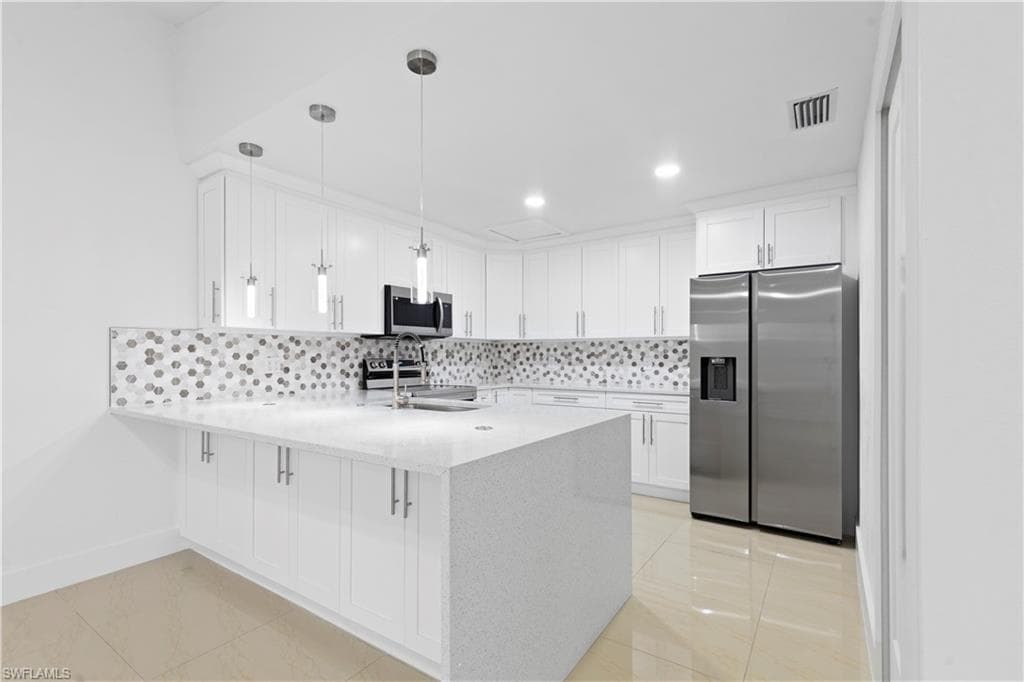 6347 ROYAL WOODS DR FORT MYERS, FL 33908