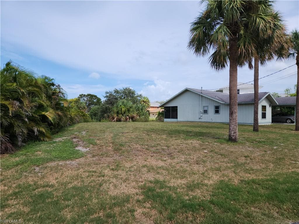 873 8th CT E NAPLES, FL 34108