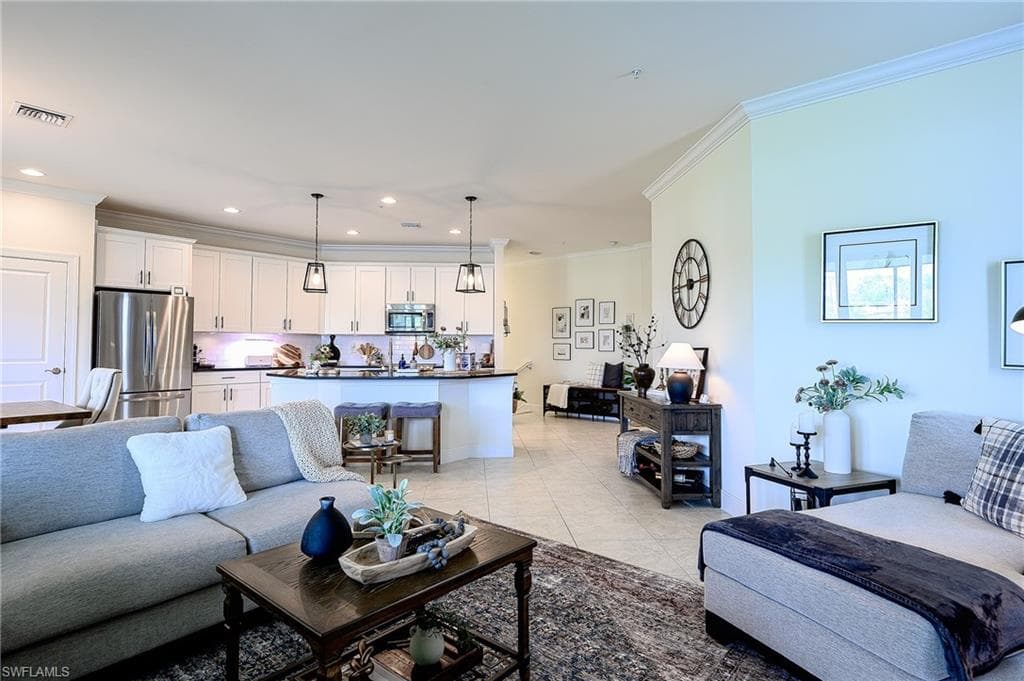 15153 Palmer Lake CIR 201 NAPLES, FL 34109