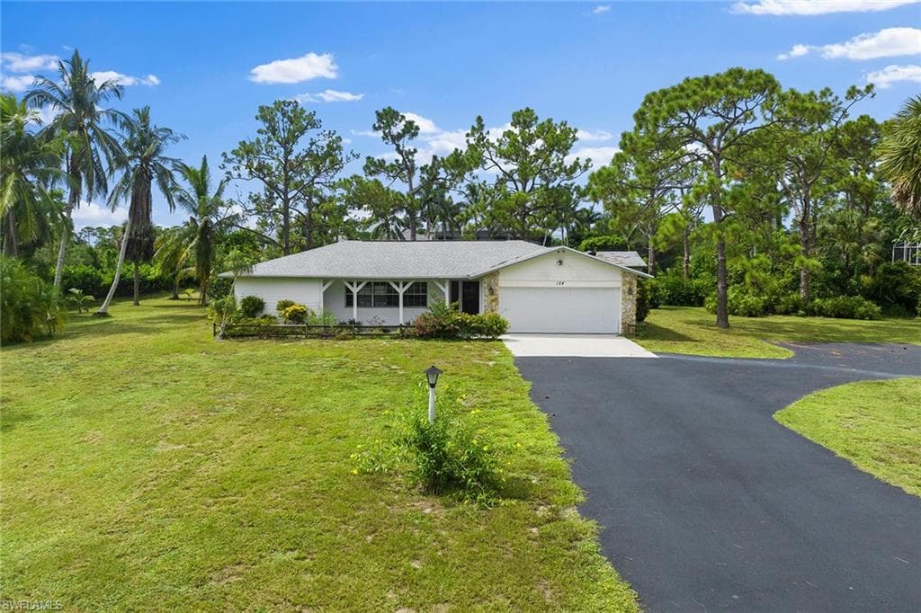 124 Eugenia DR NAPLES, FL 34108