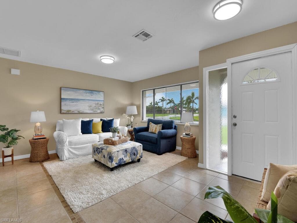 627 SE 30th ST CAPE CORAL, FL 33904