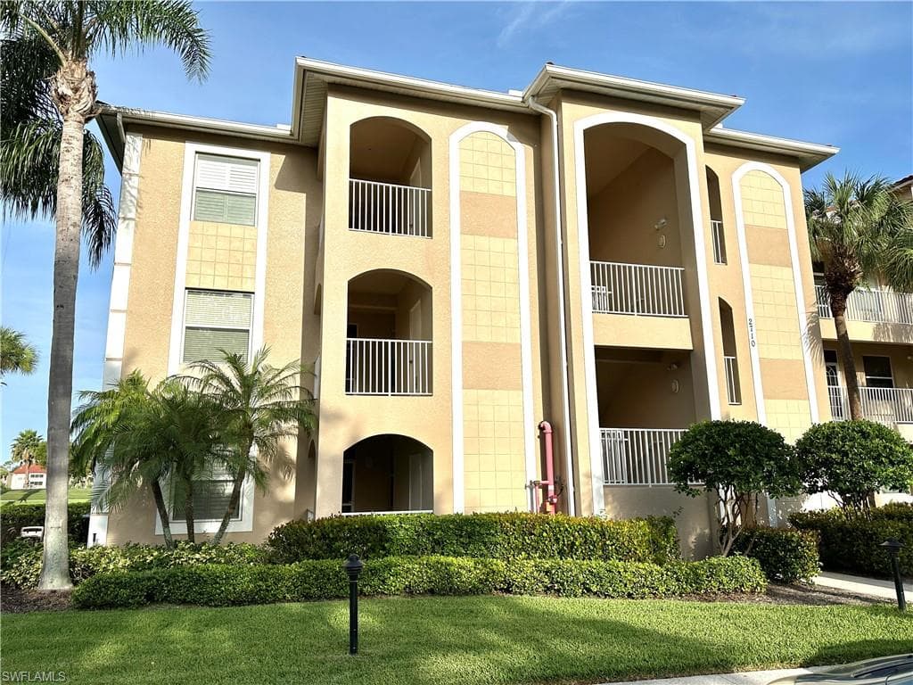2710 Cypress Trace CIR 3022 NAPLES, FL 34119