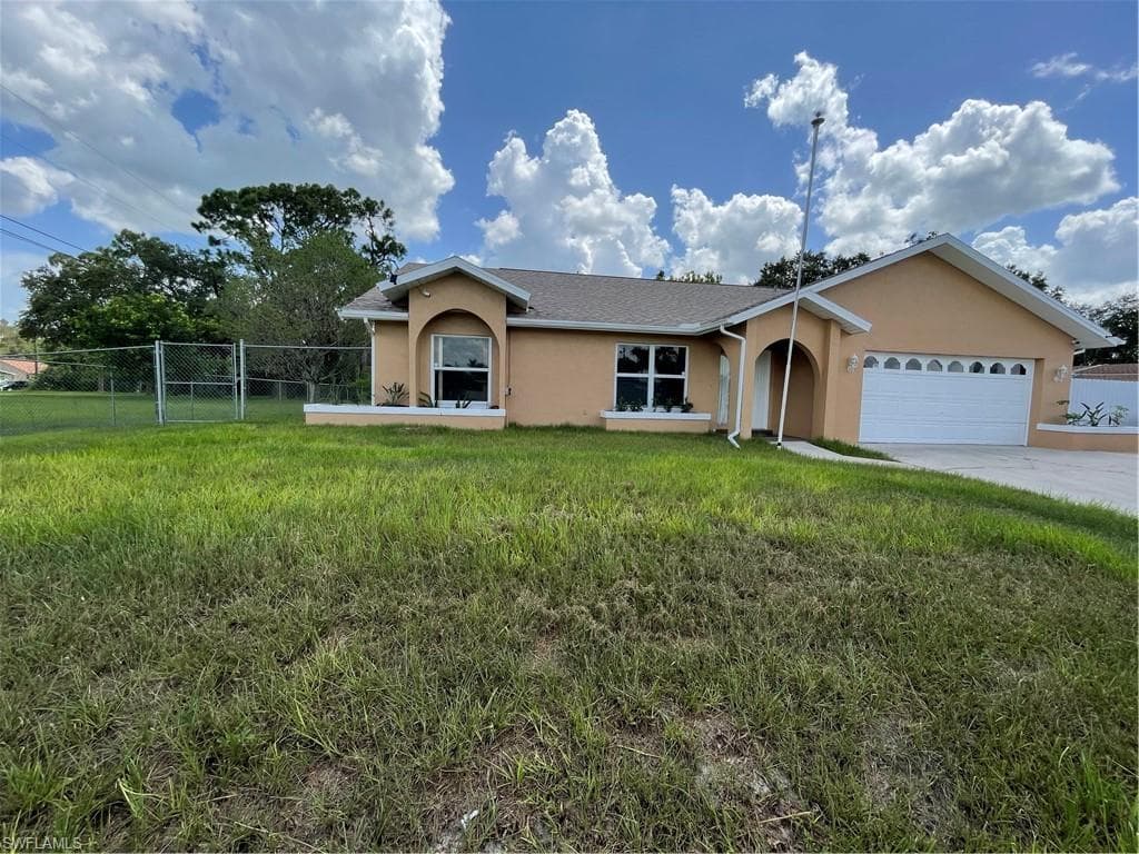 1002 Leeland Heights BLVD E LEHIGH ACRES, FL 33936