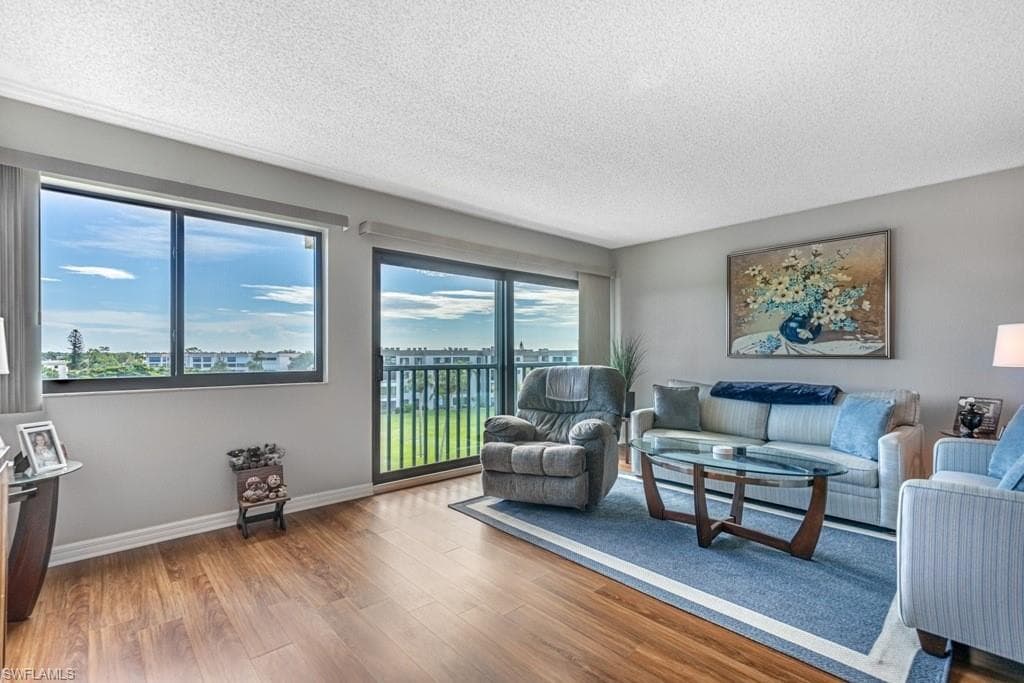 7406 Lake Breeze DR 513 FORT MYERS, FL 33907