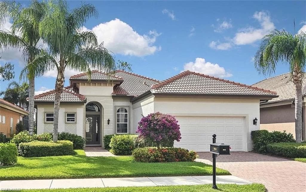 6044 Dogleg DR NAPLES, FL 34113