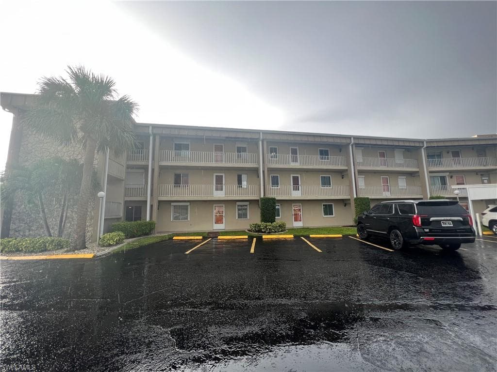 2244 Winkler AVE 103 FORT MYERS, FL 33901