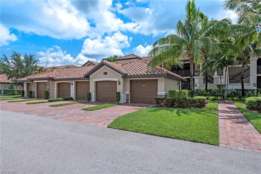 17986 Bonita National BLVD 2013 BONITA SPRINGS, FL 34135