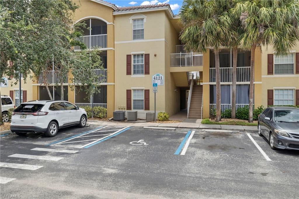 4121 Residence DR 322 FORT MYERS, FL 33901