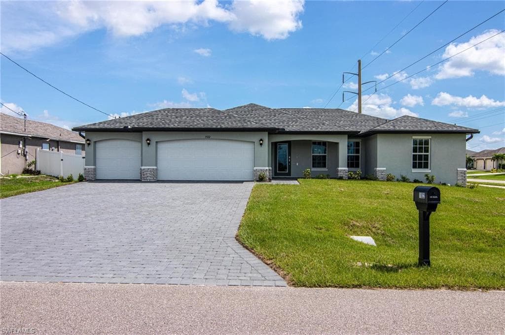 1922 SW 25th TER CAPE CORAL, FL 33914