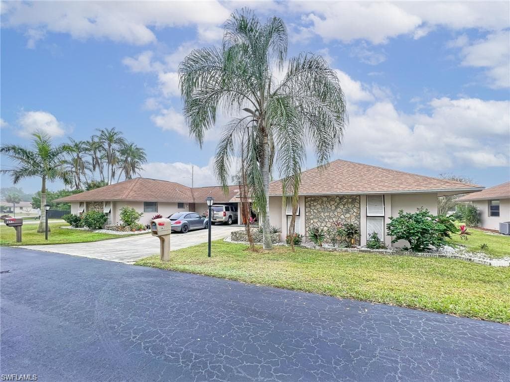 279 Rosewood CT LEHIGH ACRES, FL 33936