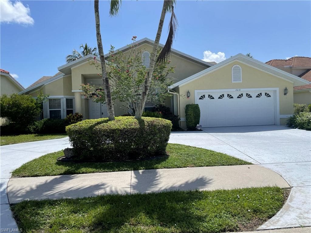 2018 Crown Pointe BLVD E NAPLES, FL 34112