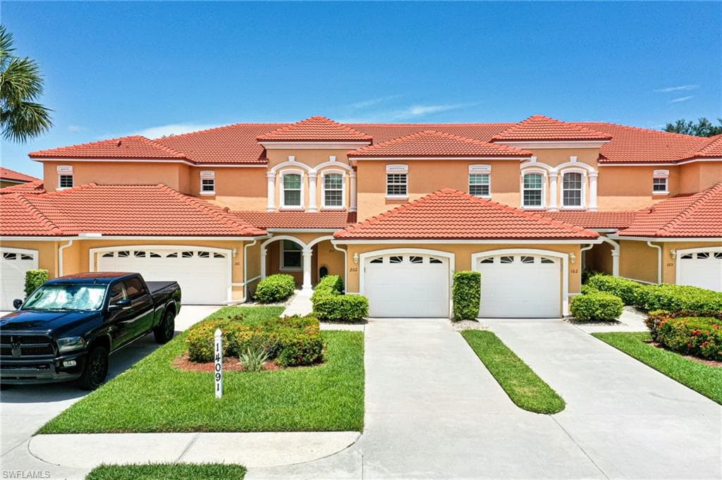 14091 Eagle Ridge Lakes DR 202 FORT MYERS, FL 33912