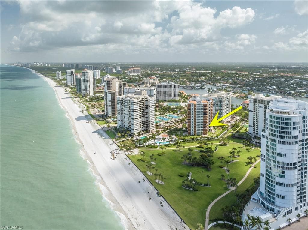 4251 Gulf Shore BLVD N 5B NAPLES, FL 34103