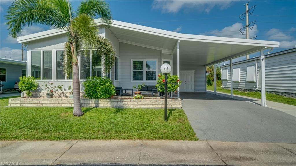 412 Horizon DR NORTH FORT MYERS, FL 33903