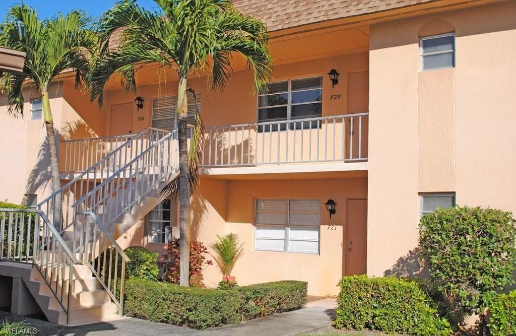 729 Palm View DR D4 NAPLES, FL 34110