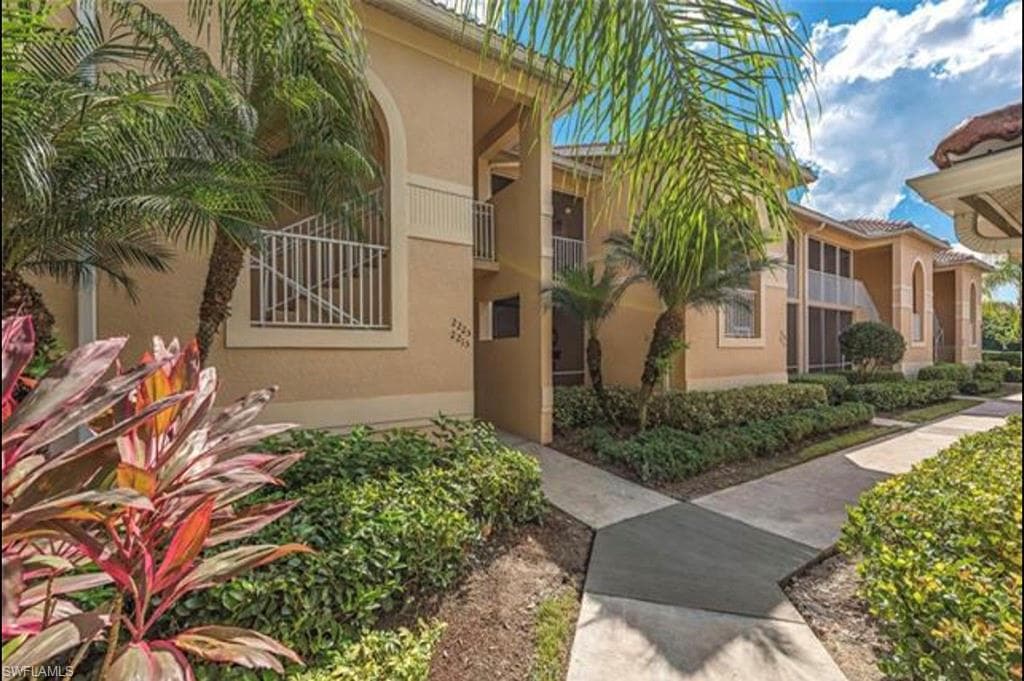 2790 Cypress Trace CIR 2225 NAPLES, FL 34119