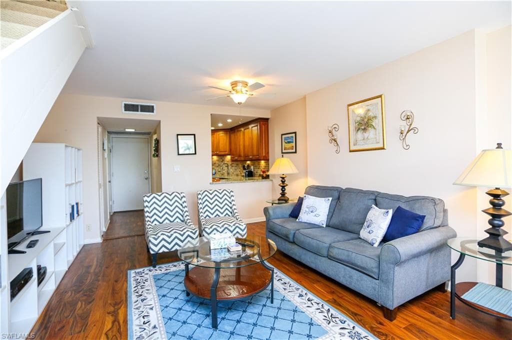 5 Bluebill AVE 311 NAPLES, FL 34108