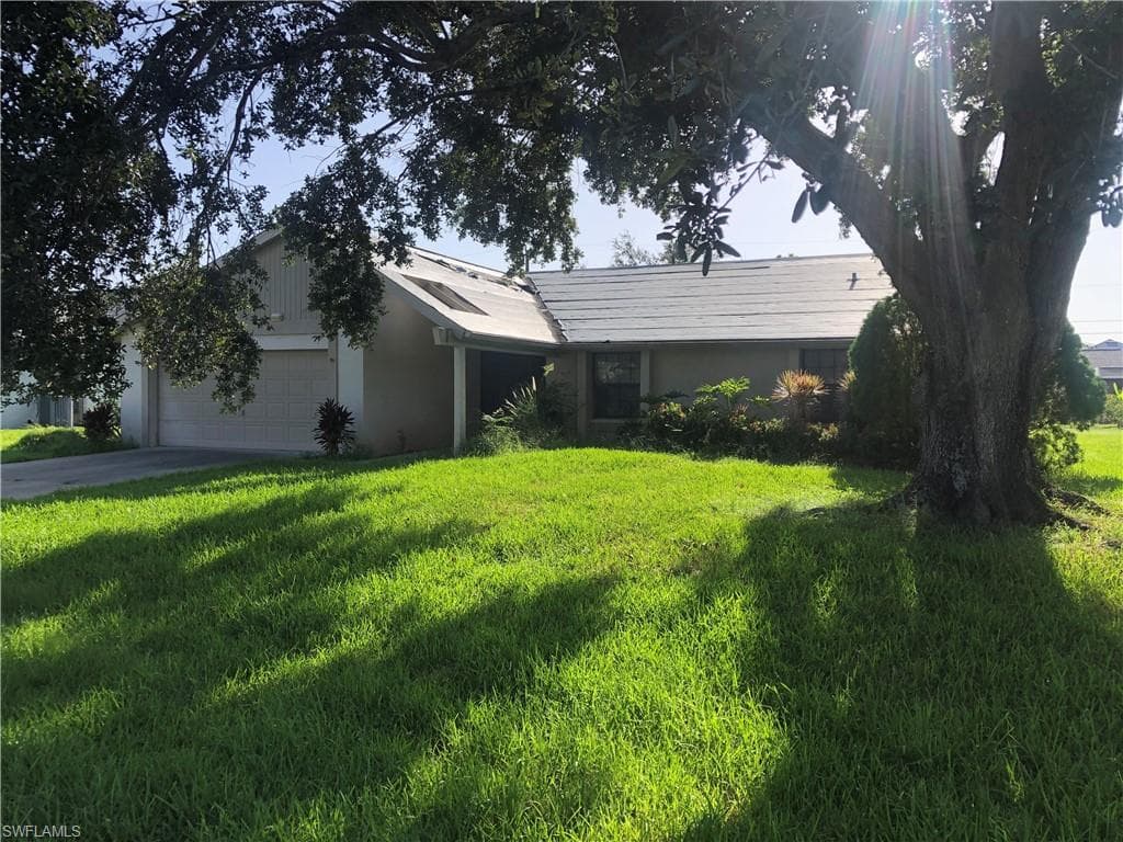 433 SE 9th PL CAPE CORAL, FL 33990