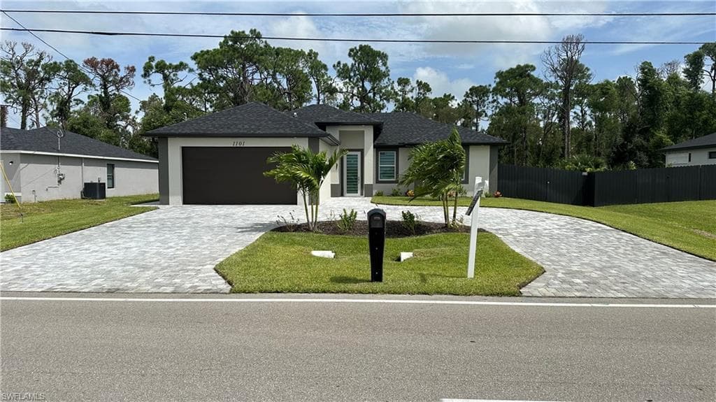 1101 Embers PKWY W CAPE CORAL, FL 33993