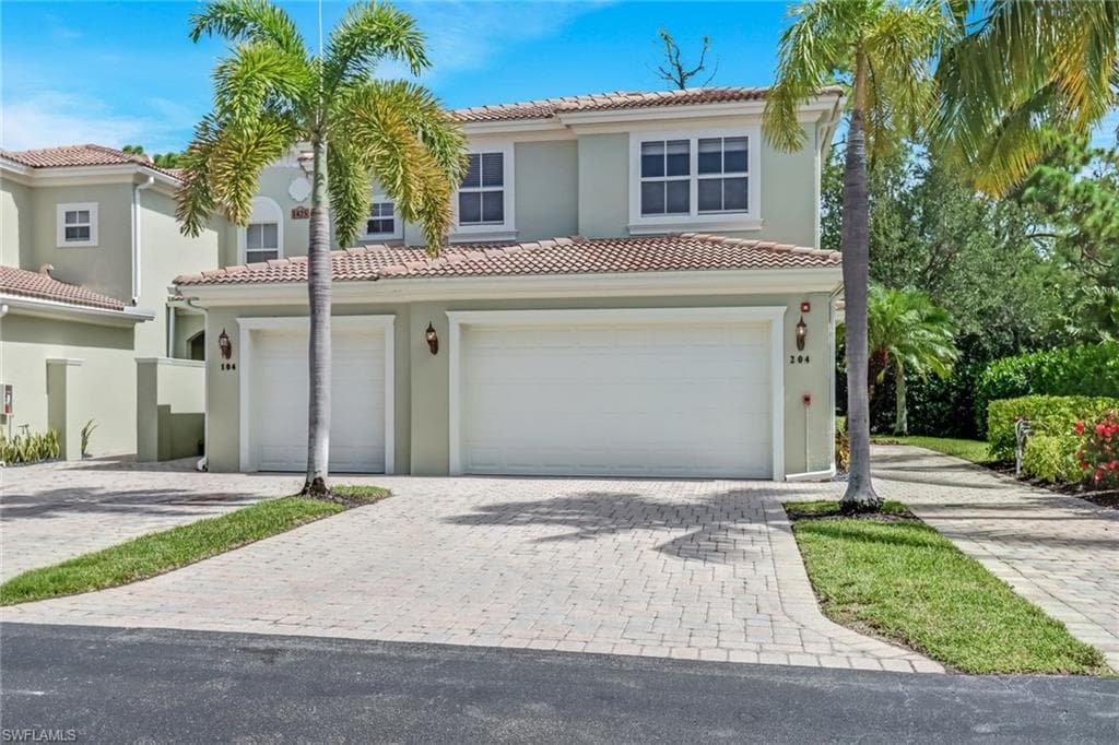 1425 Mariposa CIR NAPLES, FL 34105